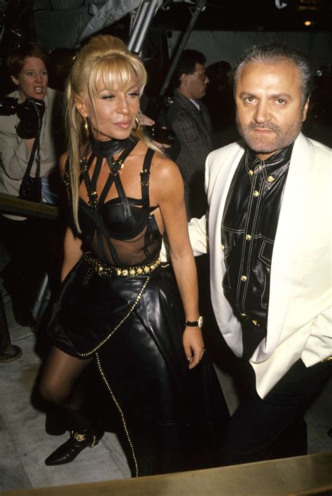 tesina gianni versace|Gianni Versace: storia dello stilista entrato nel mito .